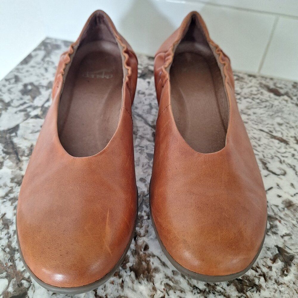 Dansko Women's Tan Flats